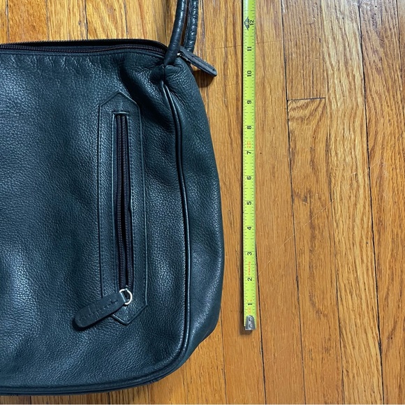 Tignanello textured leather shoulder bag (black) - Picture 9 of 9